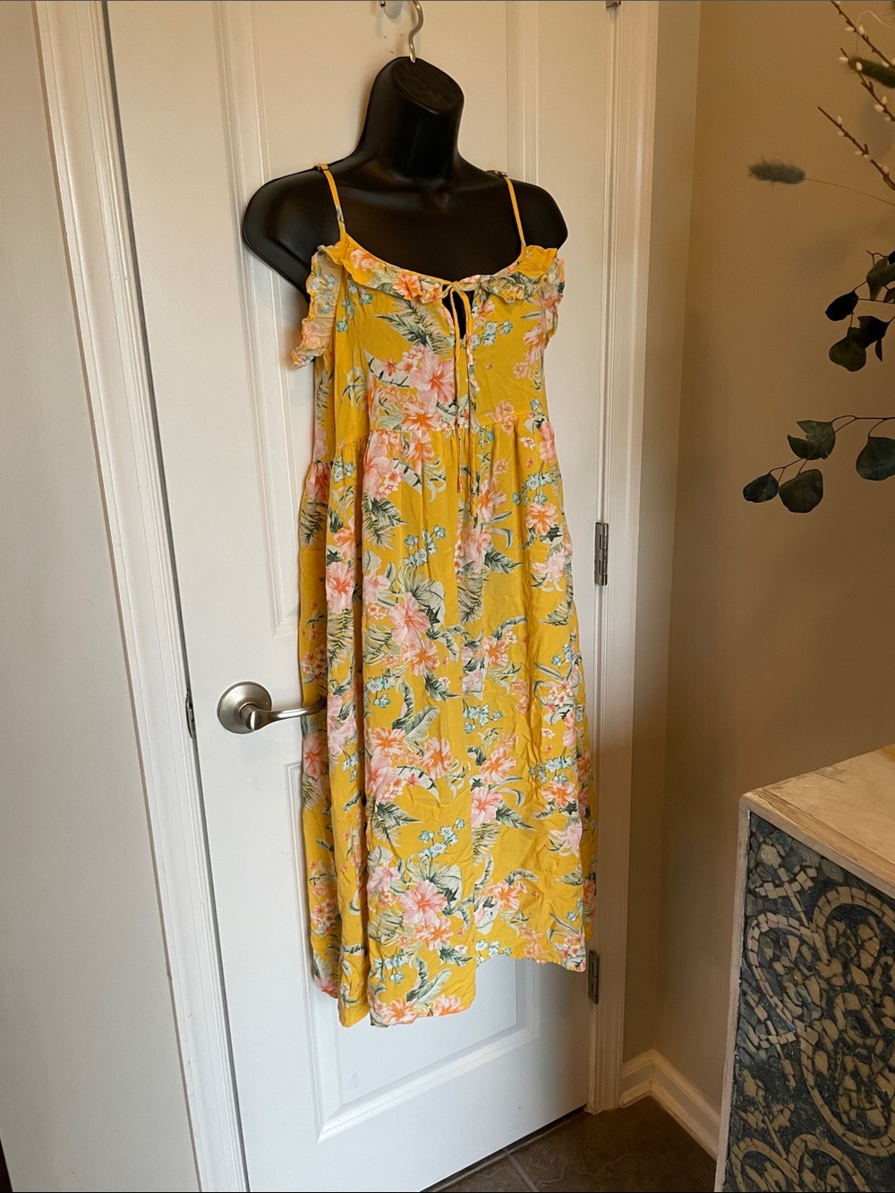 O’Neill sz sm Yellow Floral Midi Dress